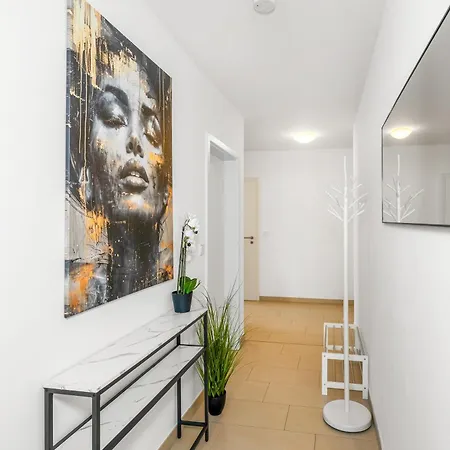 Daire Nexstay Design Mit Loggia Und Parkplatz *